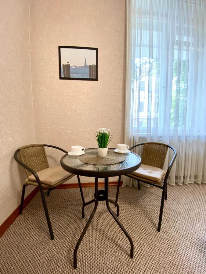 Family Apartment Lviv Exteriör bild