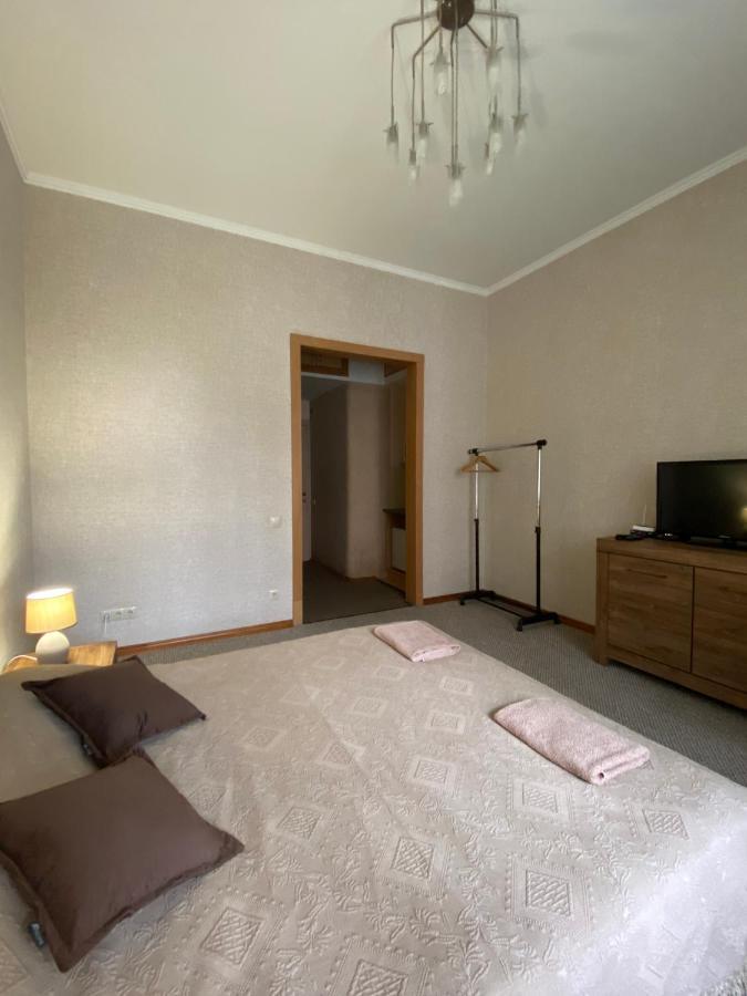Family Apartment Lviv Exteriör bild